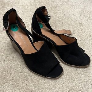 Madden Girl Suede Open Toe Wedge - Black 8